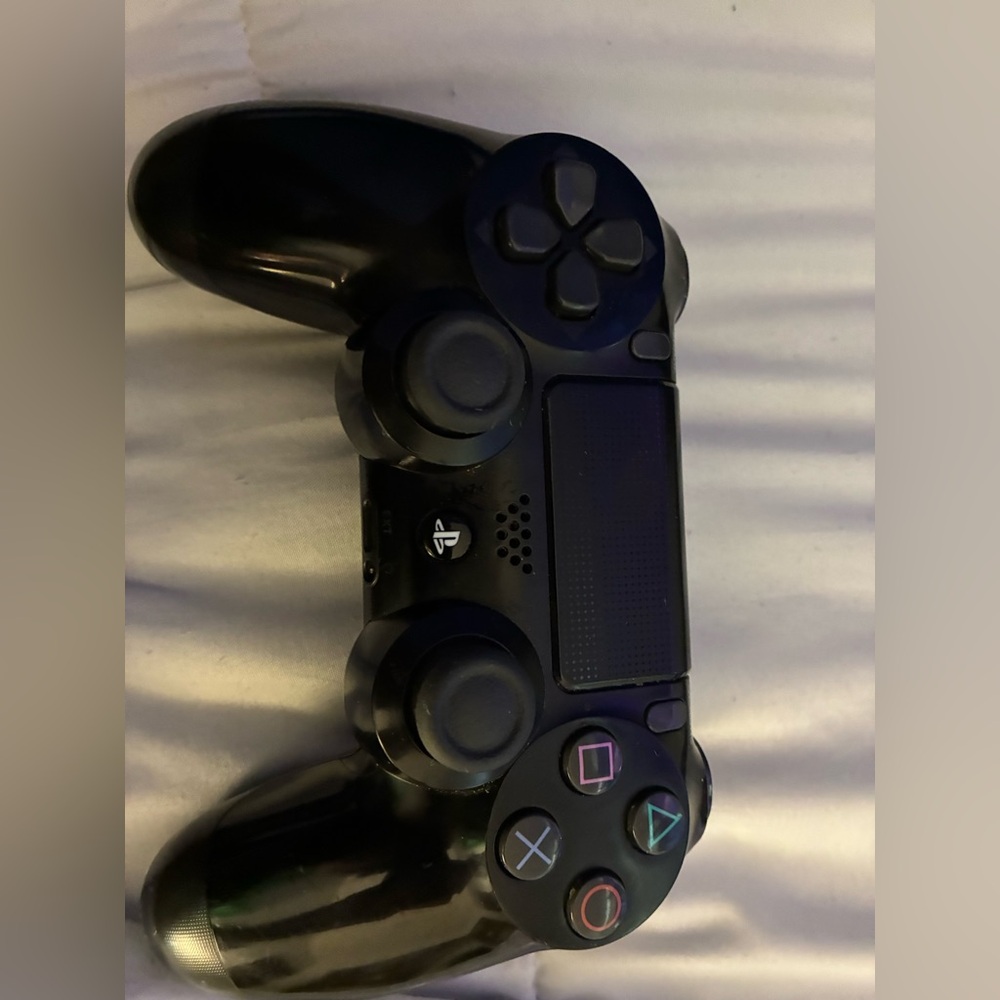 good, used PS4 controller more information in the description